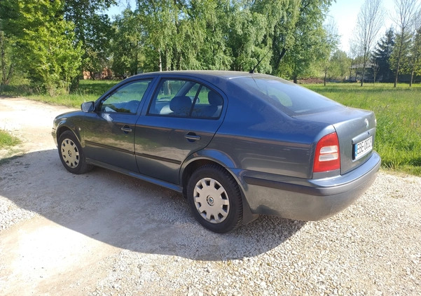 Skoda Octavia cena 5500 przebieg: 205000, rok produkcji 2003 z Bełchatów małe 46